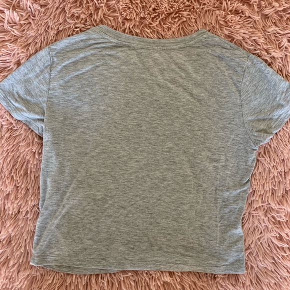 ⚡️Grey Cropped T-Shirt⚡️ - Picture 3 of 3